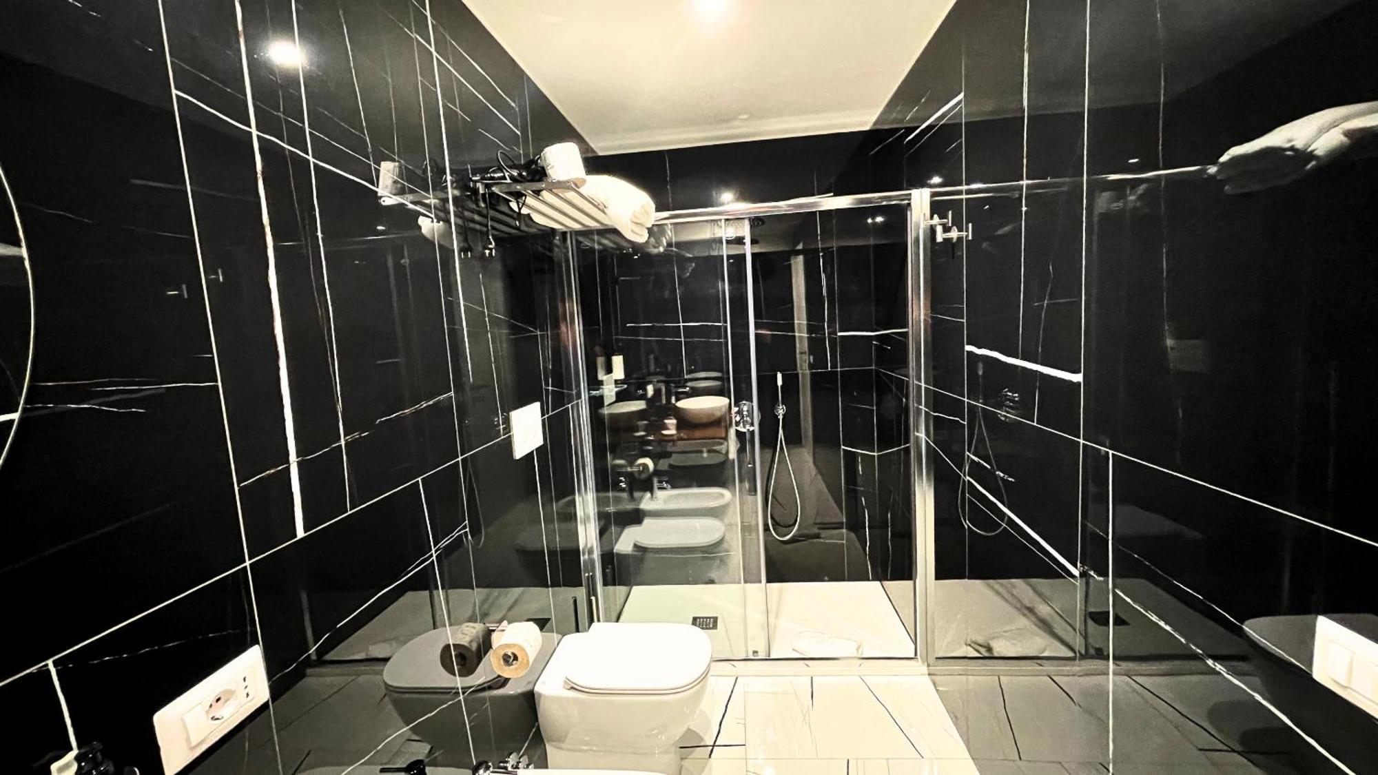Palazzo Goyze Hotel Naples Room photo
